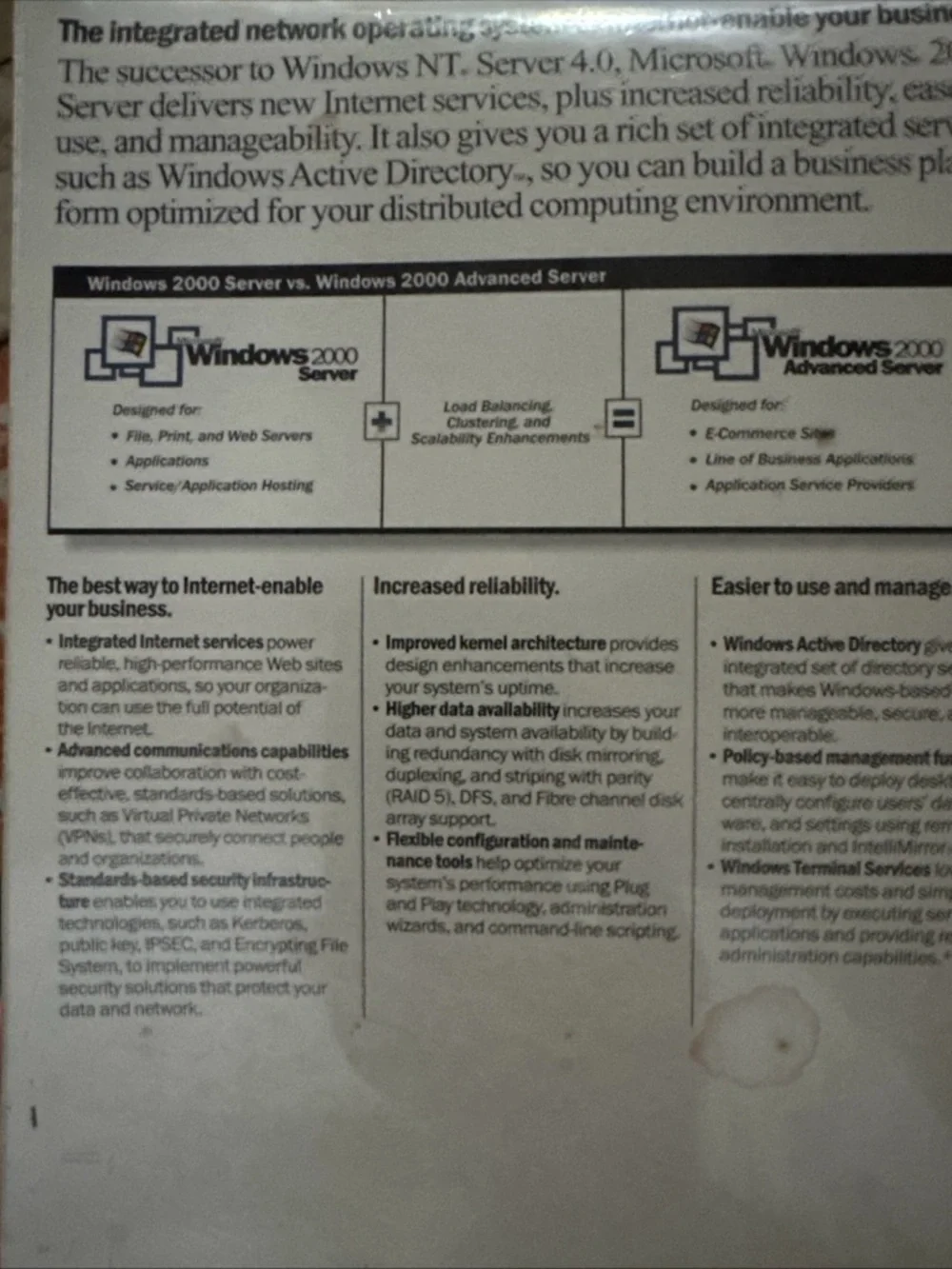 Microsoft Windows 2000 Server Retail Box - includes 10 client access Licenses